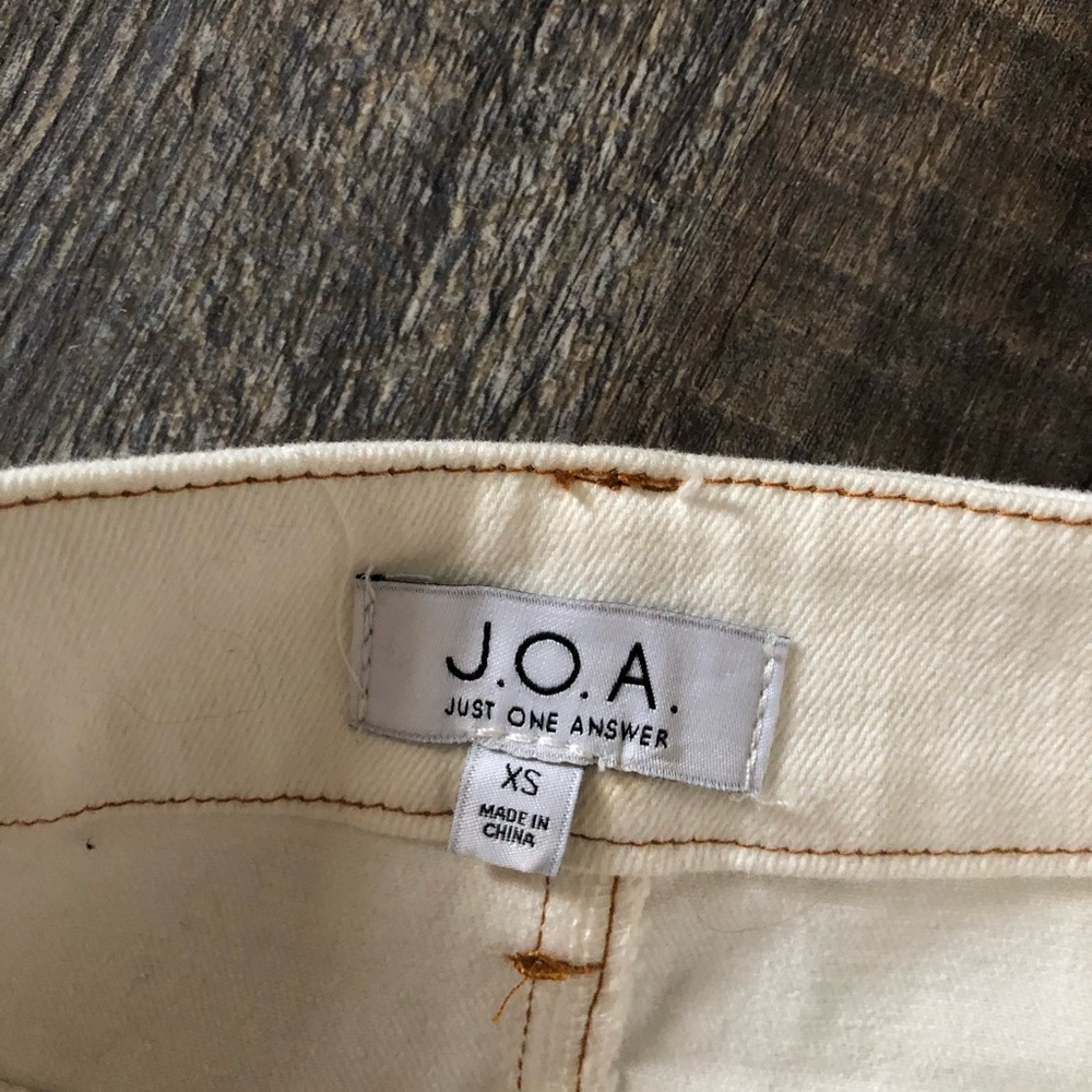 J.O.A white skirt, tie waist - Picture 2 of 3